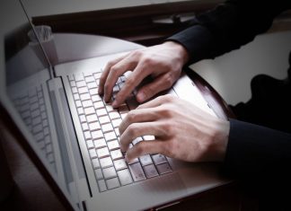 Les Etats-Unis interdisent les ordinateurs sur les vols provenant du Maroc Les Etats-Unis interdisent les ordinateurs sur les vols provenant du Maroc