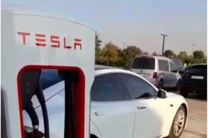 Bornes de recharge Tesla installées à Casablanca