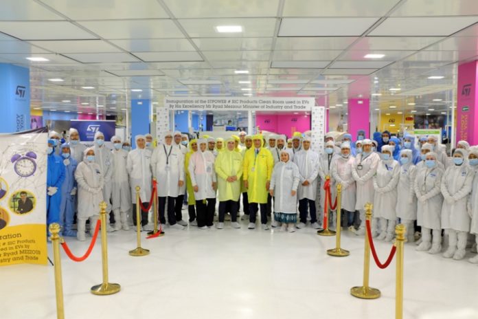 Nouvelle ligne de production de composants électroniques de STMicroelectronics à Bouskoura