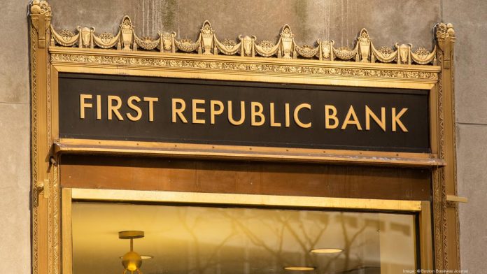First Republic Bank s'effondre à Wall Street, les investisseurs en état de choc