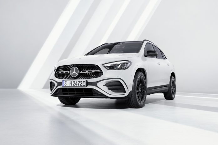 Nouveau Mercedes-Benz GLA: Nouveau design avant et arrière