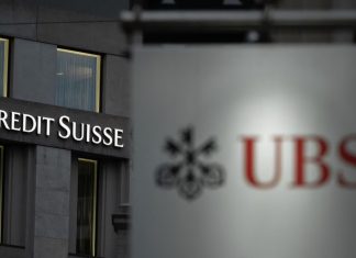 UBS sauve Credit Suisse en le rachetant face à la crise financière UBS sauve Credit Suisse en le rachetant face à la crise financière