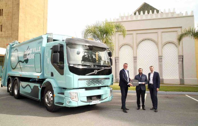 Volvo franchit une étape majeure en Afrique avec la livraison de son premier poids lourd électrique au Maroc