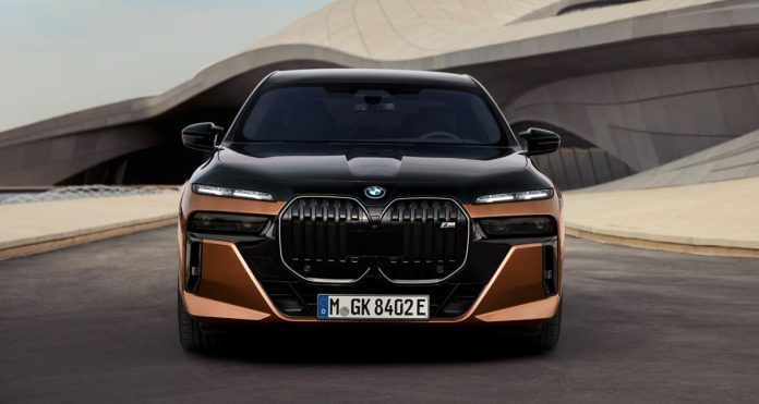 BMW dévoile sa nouvelle voiture électrique haut de gamme : la i7 M70 xDrive