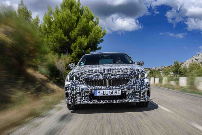 Découvrez la BMW i5 : la voiture intelligente qui révolutionne la conduite !