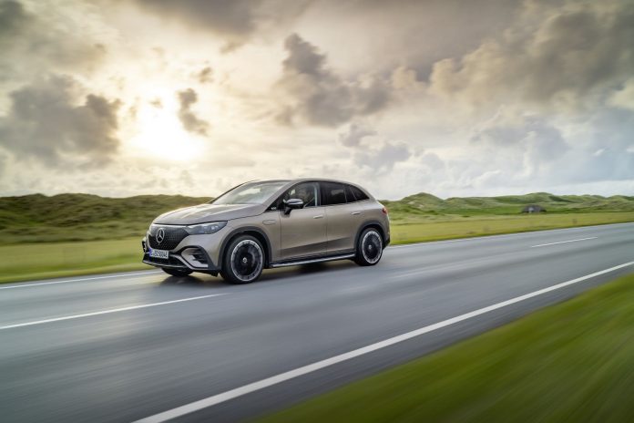 Mercedes-Benz dévoile le nouvel EQE SUV : l'alliance de la haute technologie, du luxe et de la polyvalence