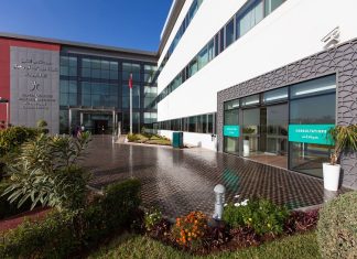 Succès historique à l’Hôpital Universitaire International Cheikh Khalifa : une première greffe rénale à partir d’un donneur vivant Succès historique à l'Hôpital Universitaire International Cheikh Khalifa : une première greffe rénale à partir d'un donneur vivant