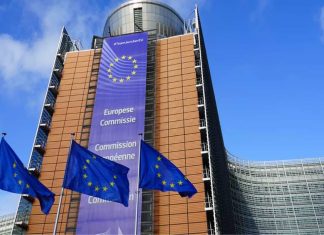 La Commission européenne reconnaît les efforts du Maroc et le retire de la liste grise de surveillance anti-blanchiment La Commission européenne reconnaît les efforts du Maroc et le retire de la liste grise de surveillance anti-blanchiment