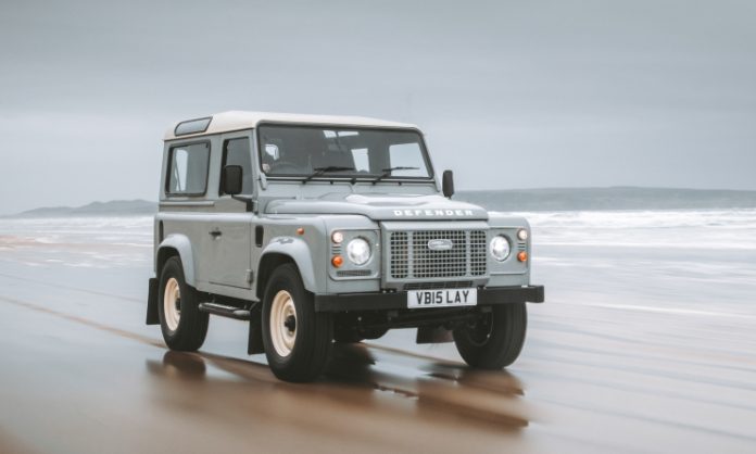 Land Rover Classic dévoile le Classic Defender Works V8 Islay Edition