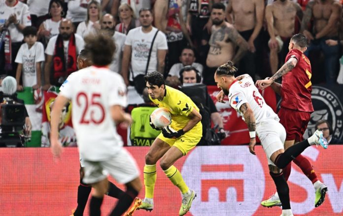 FC Séville : Youssef En-Nesyri et Yassine Bounou remportent la Ligue Europa pour la 2e fois, sacrés champions
