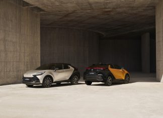 Toyota C-HR dévoile sa première mondiale Toyota C-HR dévoile sa première mondiale