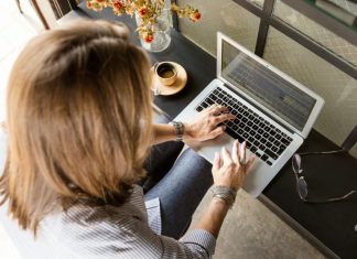 Création d’Entreprise en Ligne au Maroc : Mode d’Emploi Création d'Entreprise en Ligne au Maroc : Mode d'Emploi