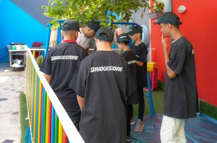 Bridgestone Sensibilise 160 Enfants Handicapés Mentaux à la Sécurité Routière