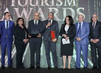 Élection d’Adel El Fakir en tant que Personnalité de l’Année dans le domaine du Tourisme Élection d'Adel El Fakir en tant que Personnalité de l'Année dans le domaine du Tourisme