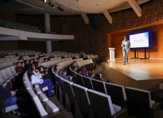 Exploration de l’IA comme Facteur de Croissance: Une Conférence des Dirigeants ChatGPT Exploration de l'IA comme Facteur de Croissance: Une Conférence des Dirigeants ChatGPT